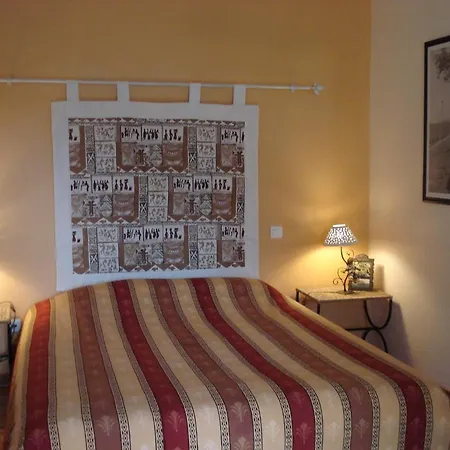 Le Mas Des Anges Bed and Breakfast Μοντωμπάν